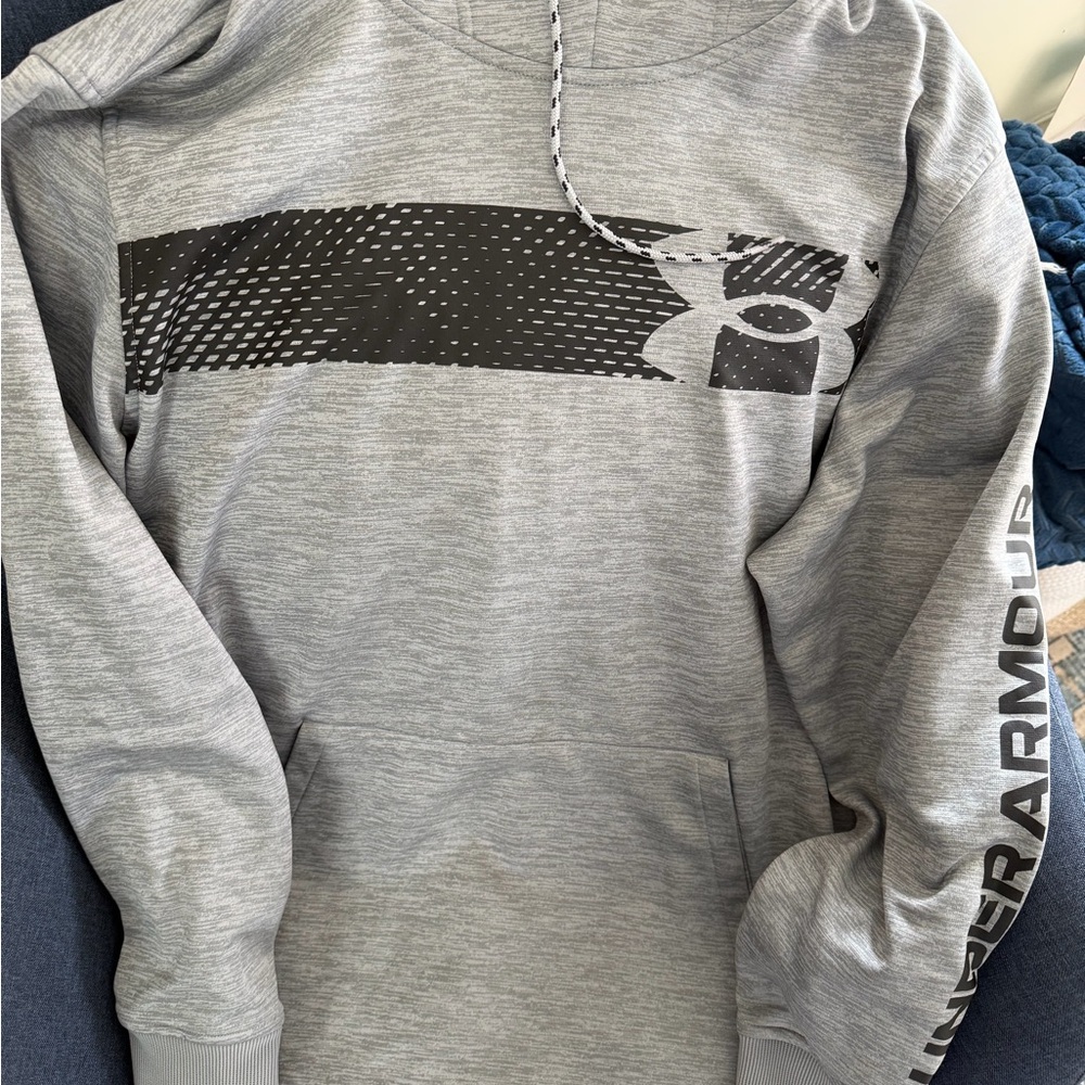 Under Armour Men's Gray and Black Hoodie